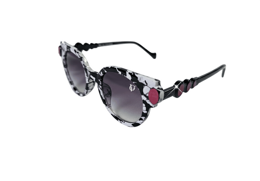 Studio Noir (White)