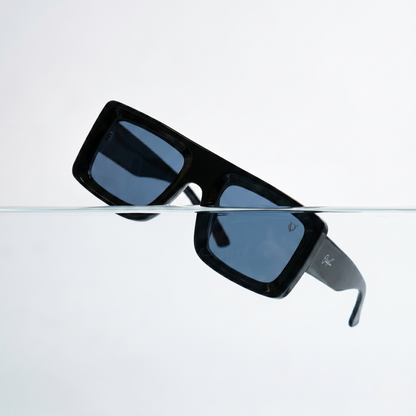 Onyx Horizon (Unisex Sunglasses 5704 Black)