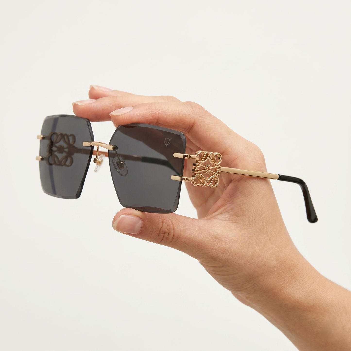 The Royal Crest (S-043 BLACK)
