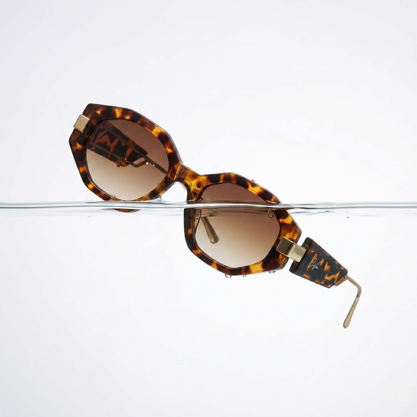 Amber Royale (Women Sunglasses 9704)