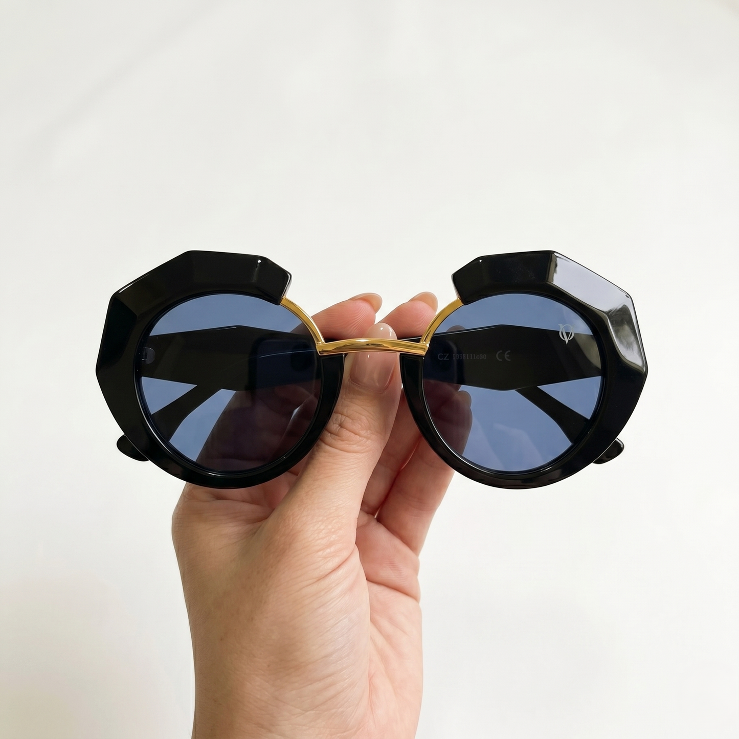 Apex (Women Sunglasses 5700 Black)