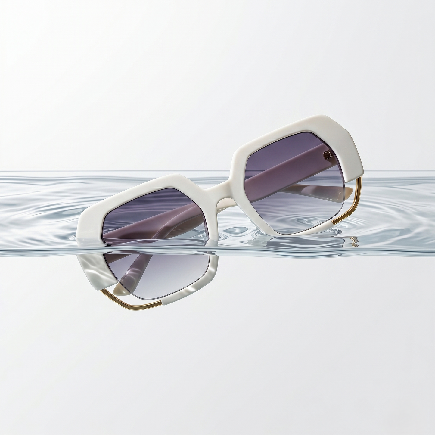Luxe Horizon (Women Sunglasses 5698) White